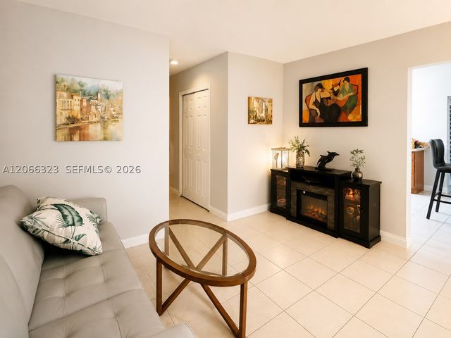 470 NW 52nd Ave, Miami, FL 33126