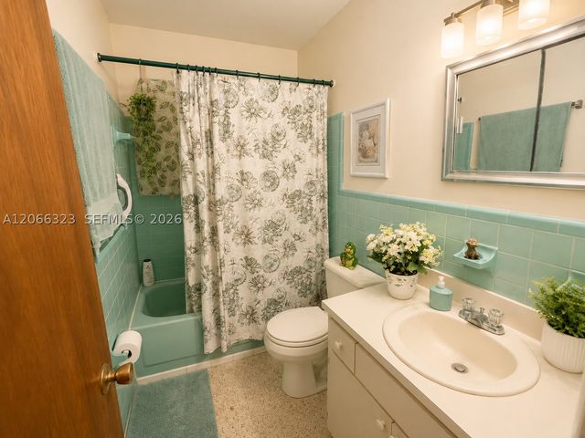470 NW 52nd Ave, Miami, FL 33126