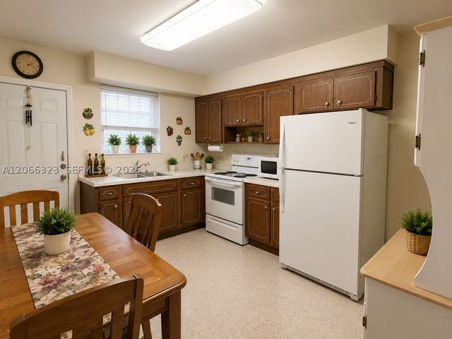 470 NW 52nd Ave, Miami, FL 33126