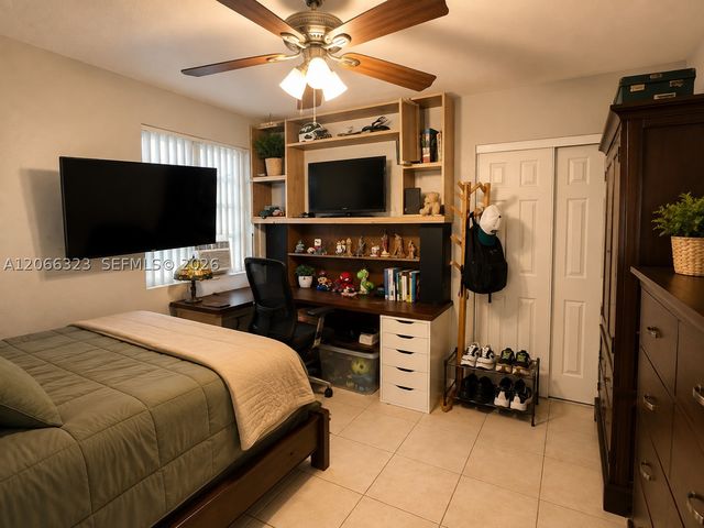 470 NW 52nd Ave, Miami, FL 33126