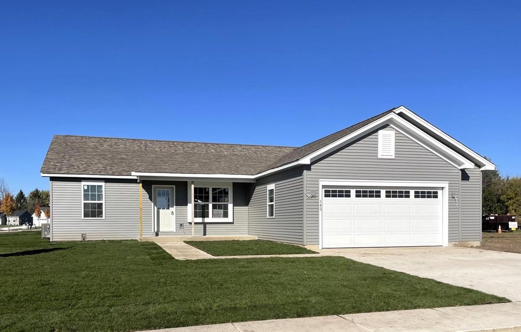 300 Savannah DRIVE #Lt35, Walworth, WI 53184