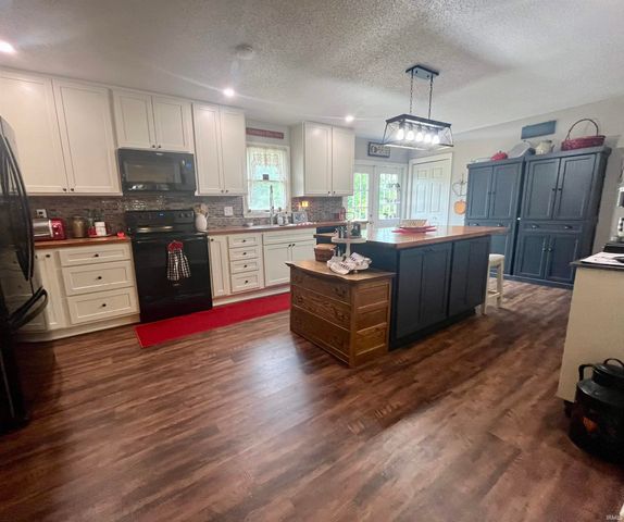 954 E Sellers Road, Upland, IN 46989