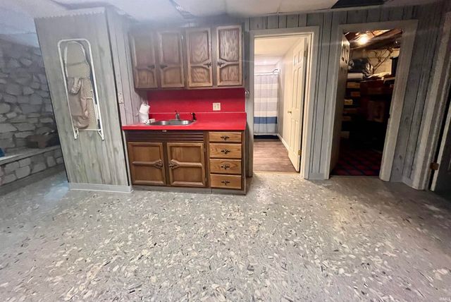 954 E Sellers Road, Upland, IN 46989