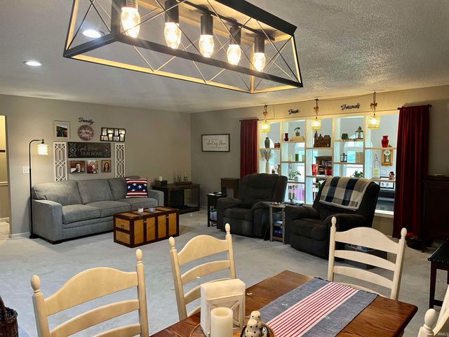 954 E Sellers Road, Upland, IN 46989