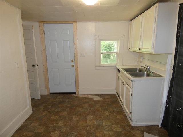 1084 Hurd Avenue, Benton Harbor, MI 49022