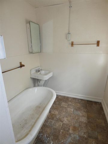 1084 Hurd Avenue, Benton Harbor, MI 49022