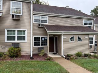 1271 Washington Street 7, Middletown, CT 06457