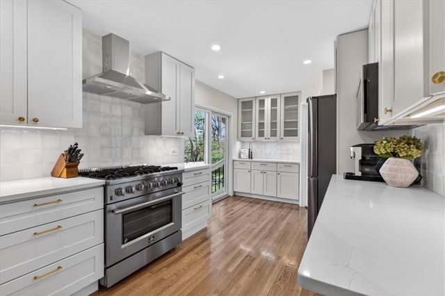 7616 W 98th Terrace, Overland Park, KS 66212