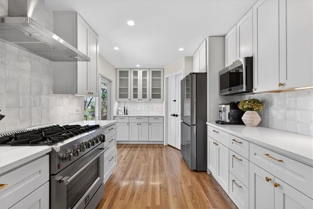 7616 W 98th Terrace, Overland Park, KS 66212