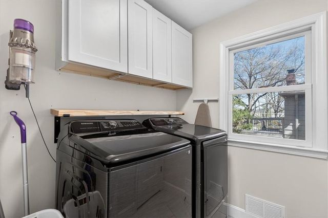 7616 W 98th Terrace, Overland Park, KS 66212