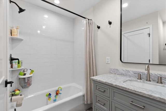 7616 W 98th Terrace, Overland Park, KS 66212