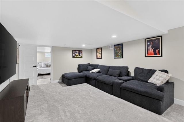 7616 W 98th Terrace, Overland Park, KS 66212