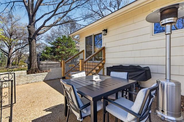 7616 W 98th Terrace, Overland Park, KS 66212