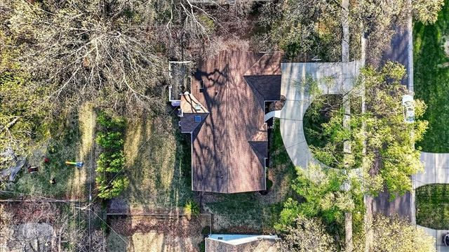 7616 W 98th Terrace, Overland Park, KS 66212
