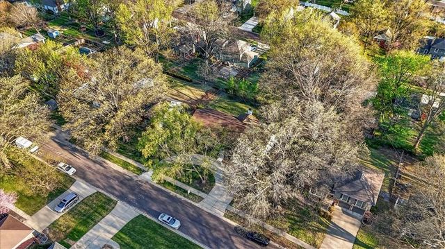 7616 W 98th Terrace, Overland Park, KS 66212