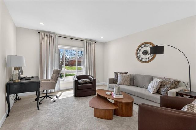 7616 W 98th Terrace, Overland Park, KS 66212