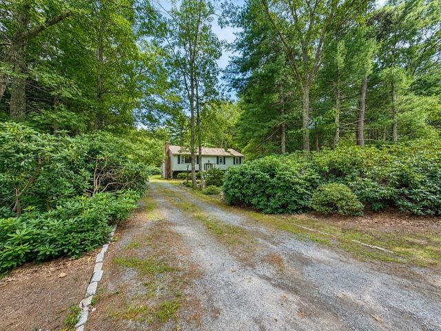 120 Halfway Pond Rd, Plymouth, MA 02360