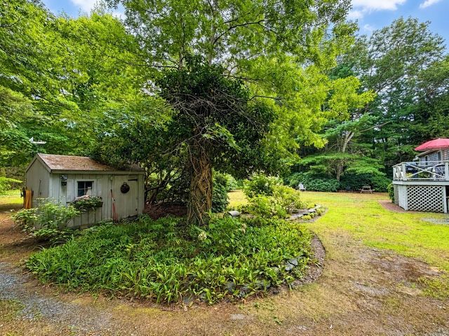 120 Halfway Pond Rd, Plymouth, MA 02360