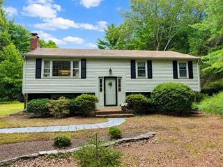 120 Halfway Pond Rd, Plymouth, MA 02360