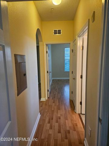 7801 POINT MEADOWS Drive 2101, Jacksonville, FL 32256