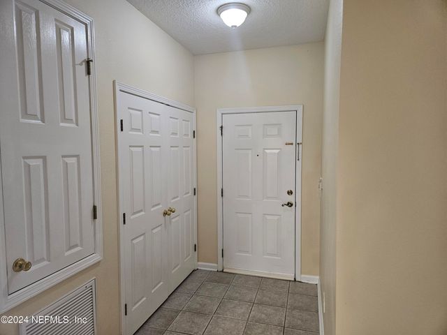 7801 POINT MEADOWS Drive 2101, Jacksonville, FL 32256