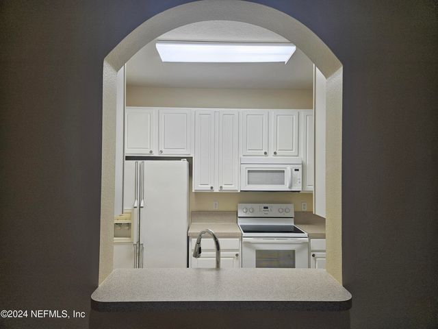 7801 POINT MEADOWS Drive 2101, Jacksonville, FL 32256