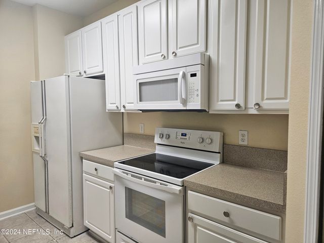 7801 POINT MEADOWS Drive 2101, Jacksonville, FL 32256