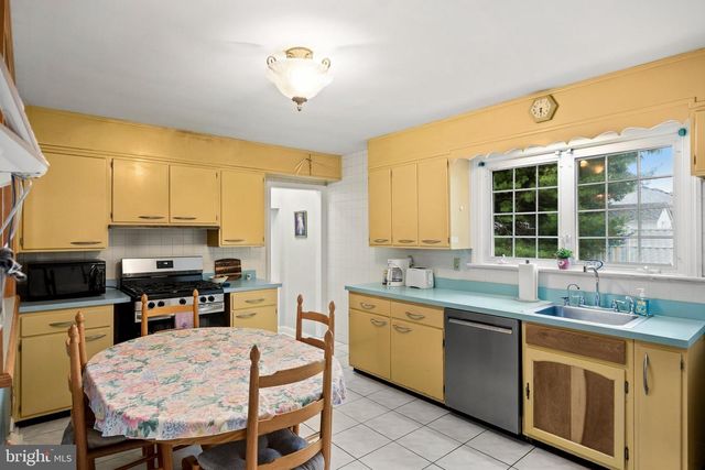 125 RHODE ISLAND AVE, Cherry Hill, NJ 08002