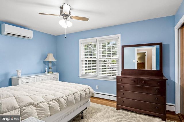 125 RHODE ISLAND AVE, Cherry Hill, NJ 08002
