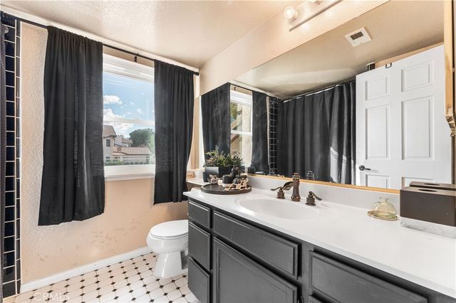 5641 Hickory Street, Palmdale, CA 93551