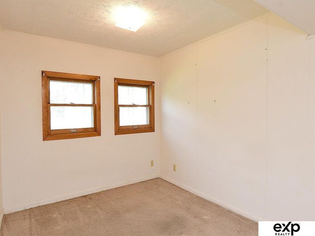 1514 N 70 Avenue, Omaha, NE 68104