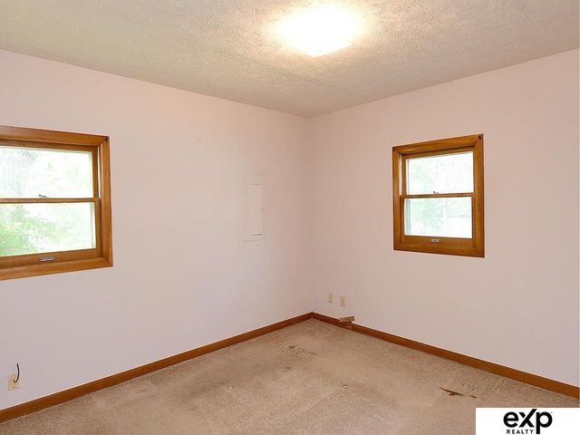 1514 N 70 Avenue, Omaha, NE 68104