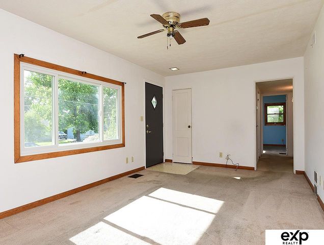 1514 N 70 Avenue, Omaha, NE 68104