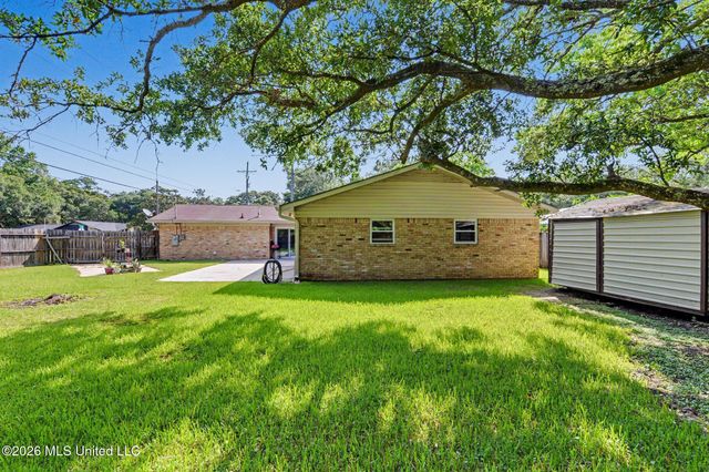 2137 Sandalwood Place, Gautier, MS 39553