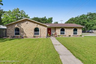 2137 Sandalwood Place, Gautier, MS 39553