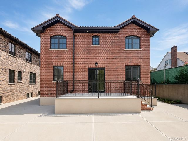 20411 38th Avenue, Bayside, NY 11361