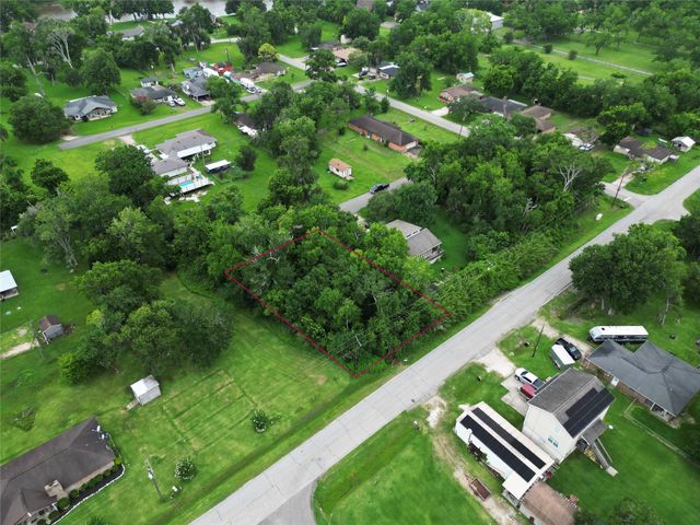 000 Bay Court, Brazoria, TX 77422