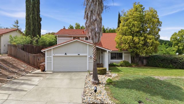 228 Mountaire Parkway, Clayton, CA 94517