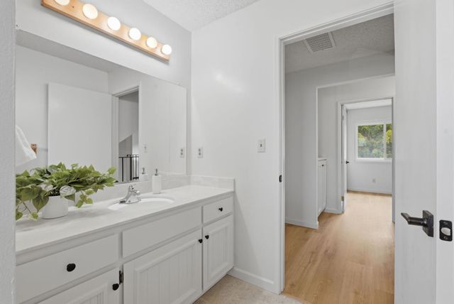 228 Mountaire Parkway, Clayton, CA 94517