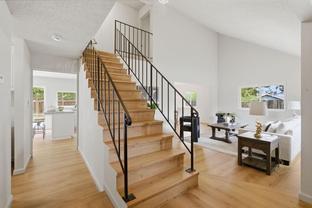 228 Mountaire Parkway, Clayton, CA 94517