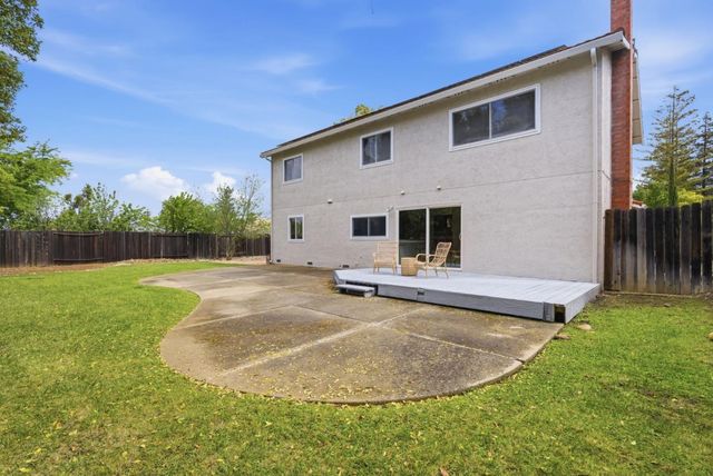 228 Mountaire Parkway, Clayton, CA 94517