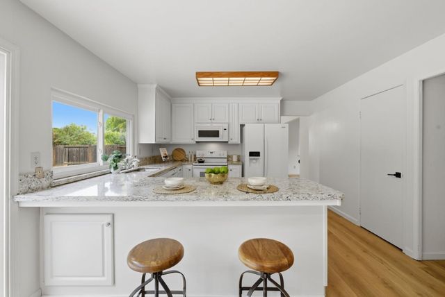 228 Mountaire Parkway, Clayton, CA 94517
