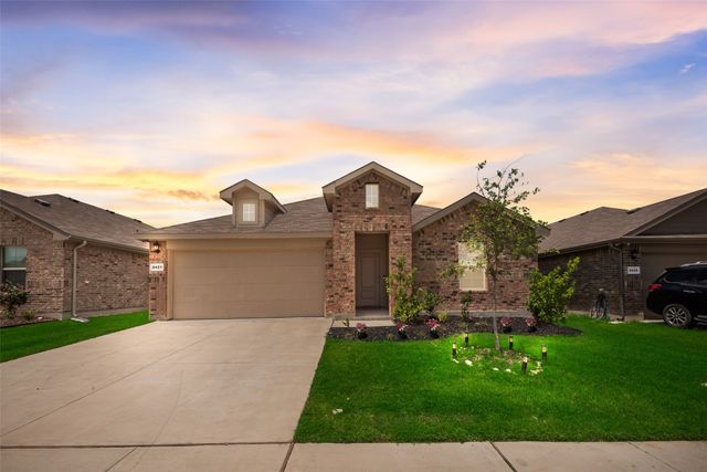 9421 Firedog Drive, Fort Worth, TX 76131
