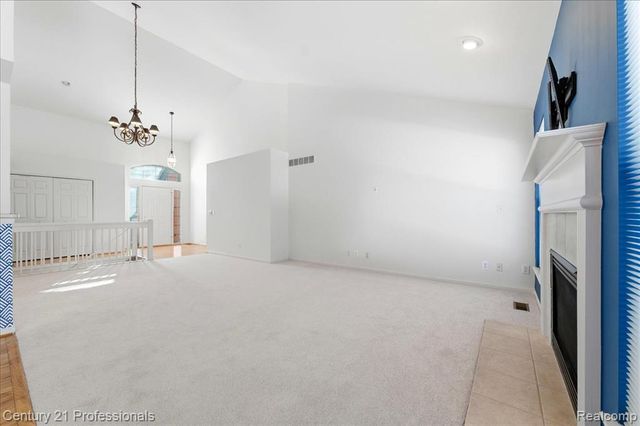 3895 Arbor Drive, Auburn Hills, MI 48326