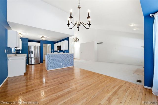 3895 Arbor Drive, Auburn Hills, MI 48326