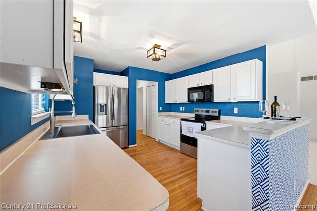 3895 Arbor Drive, Auburn Hills, MI 48326