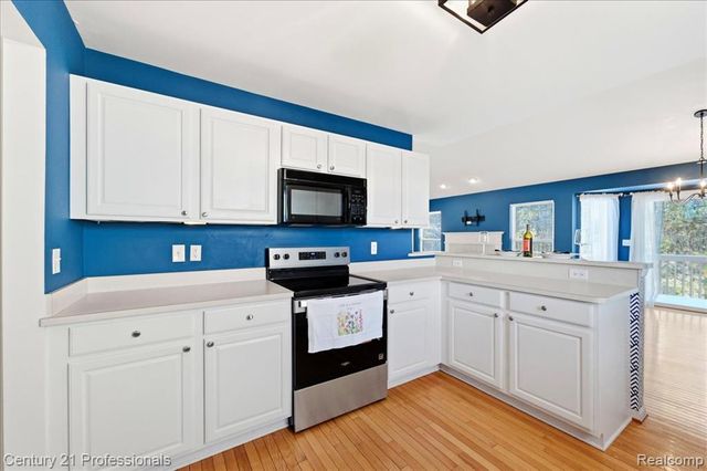 3895 Arbor Drive, Auburn Hills, MI 48326