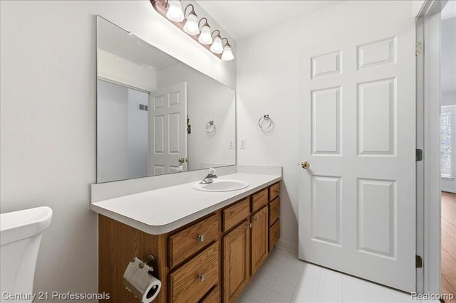 3895 Arbor Drive, Auburn Hills, MI 48326