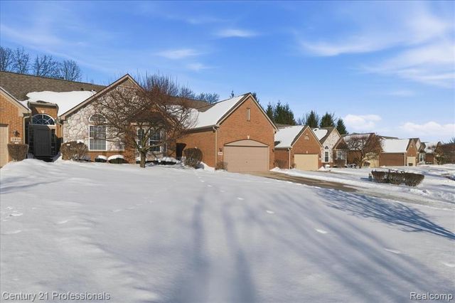 3895 Arbor Drive, Auburn Hills, MI 48326