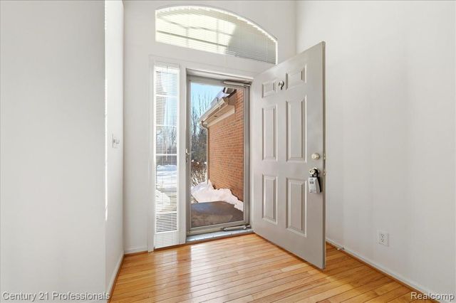 3895 Arbor Drive, Auburn Hills, MI 48326